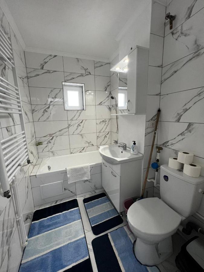 Cozy Urban Accommodation In Beautiful スチャヴァ エクステリア 写真